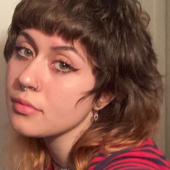 Meet your Posher, Cassidy - Picture 1 of 1